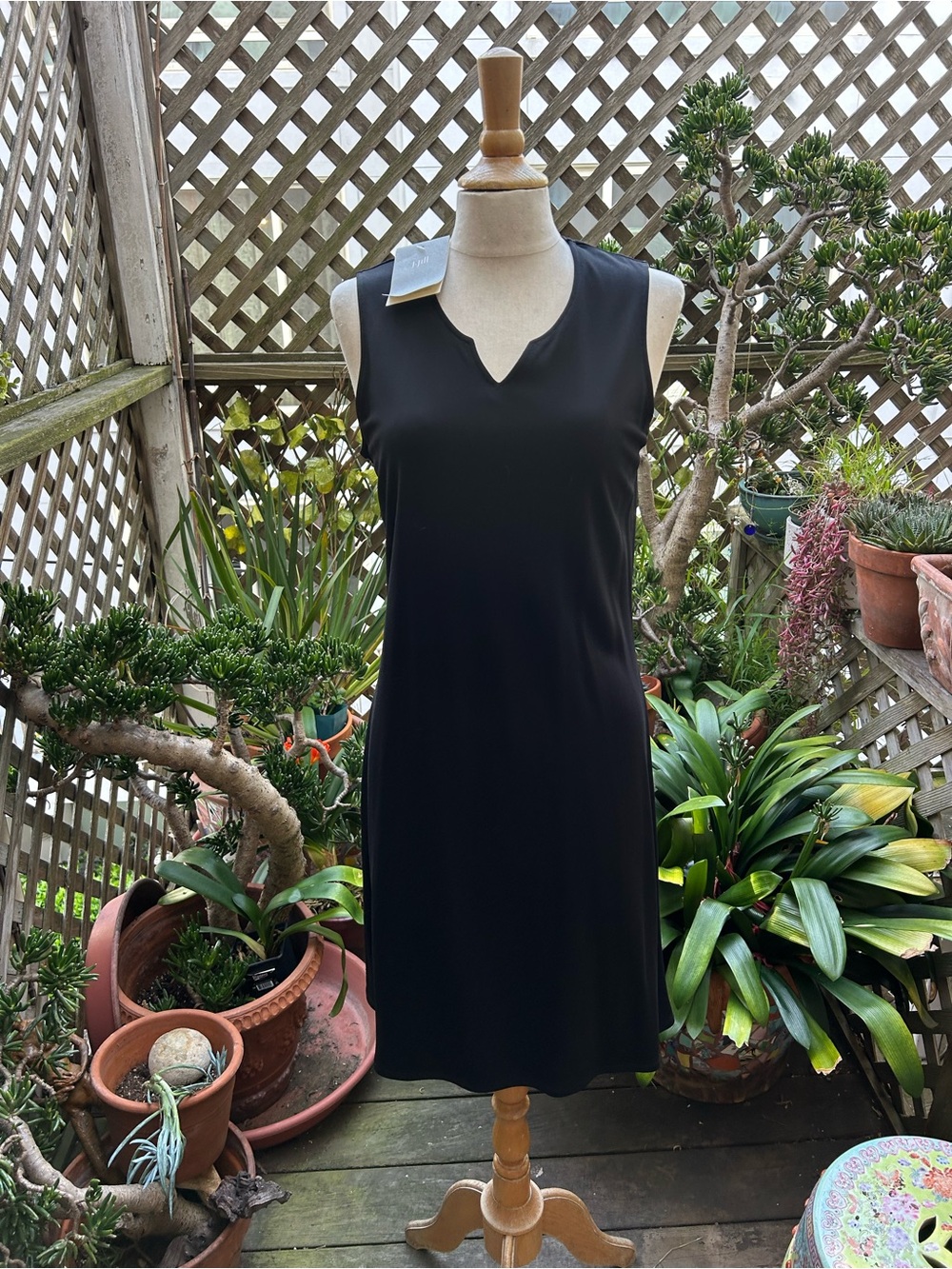 J. Jill Black Sleeveless Notch-Neck Dress.
Size MP. NWT